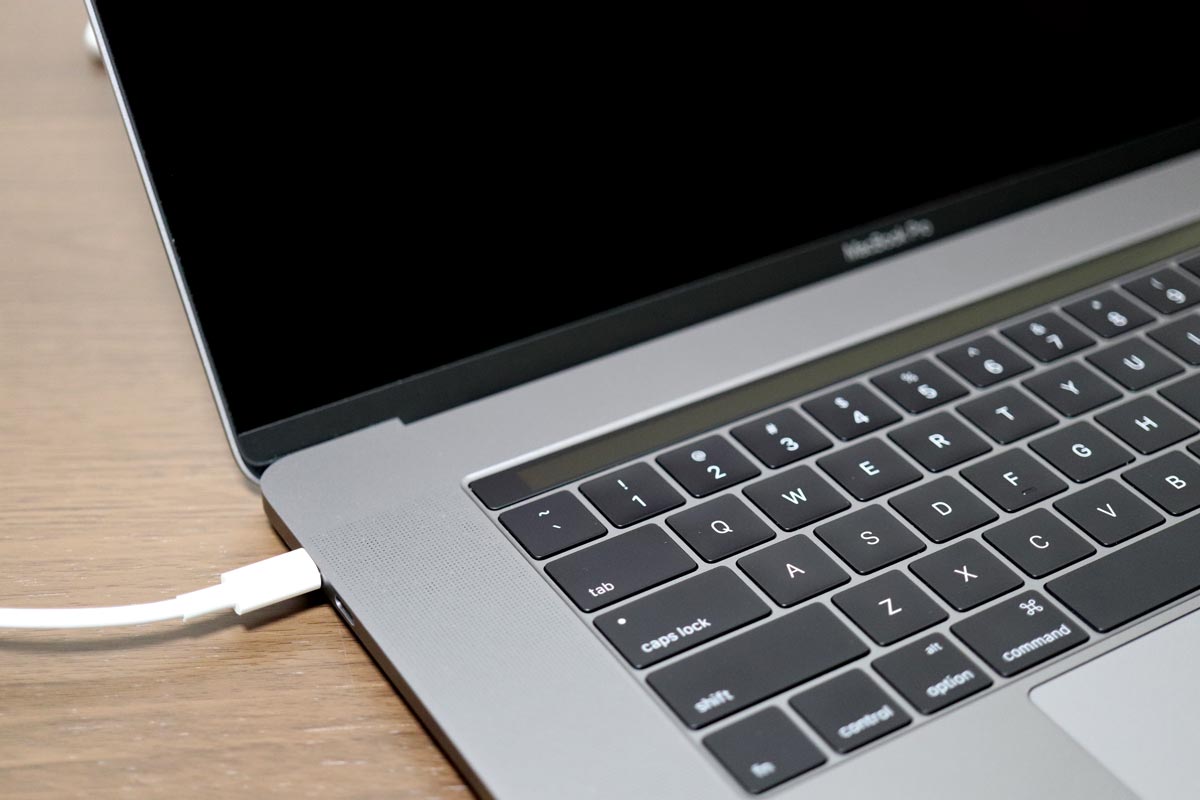 MacBook Proが充電できない時に試した対処法とAppleに修理を出す方法