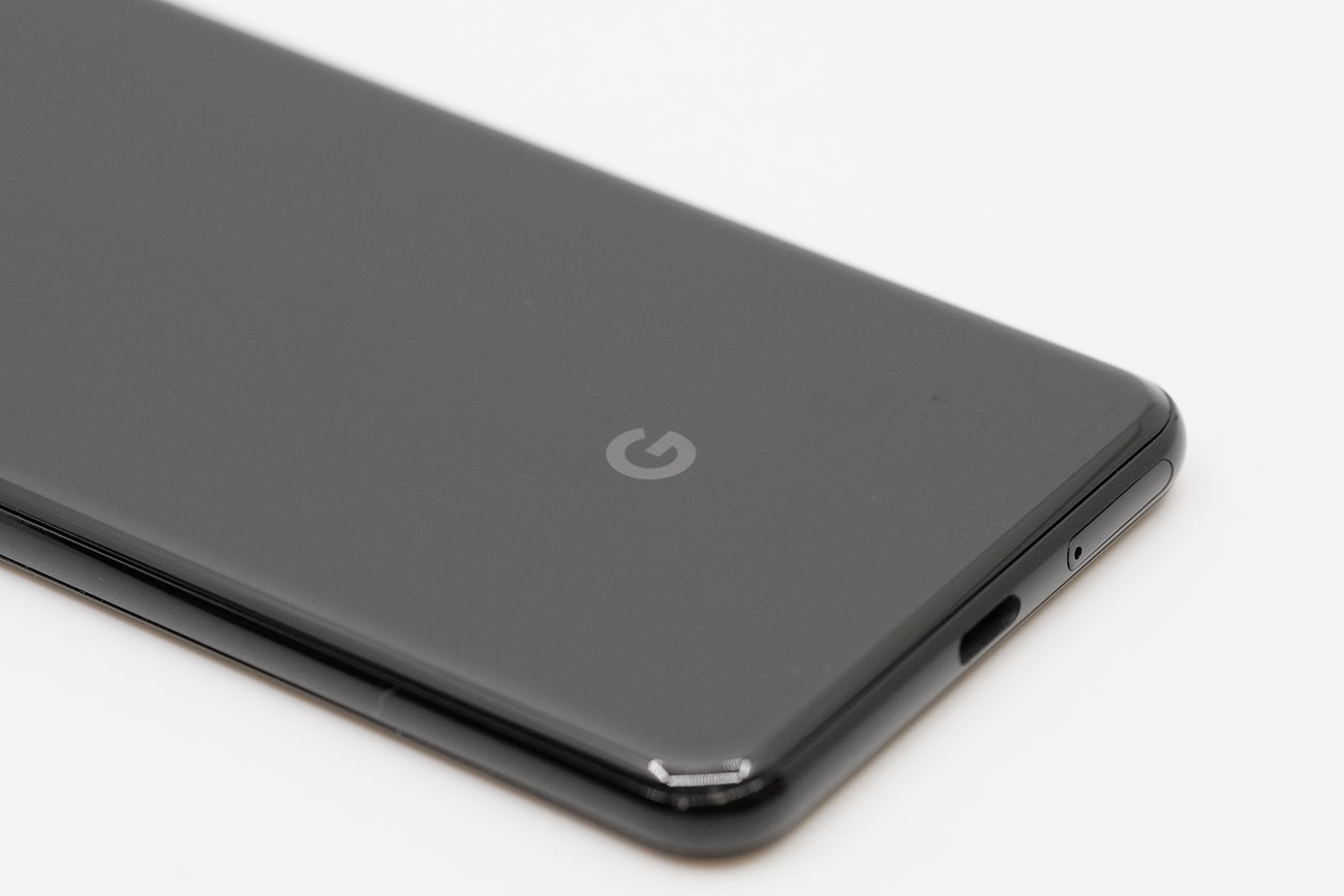 Google Pixel 3 ガラス筐体を採用