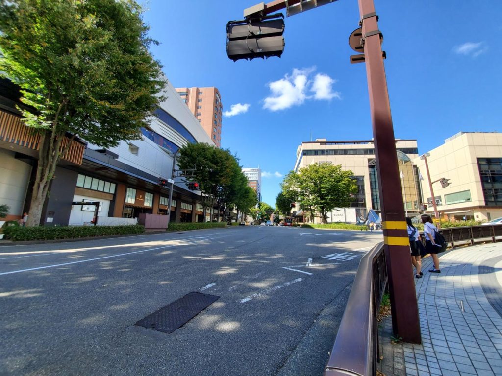 超広角カメラで撮影した道路