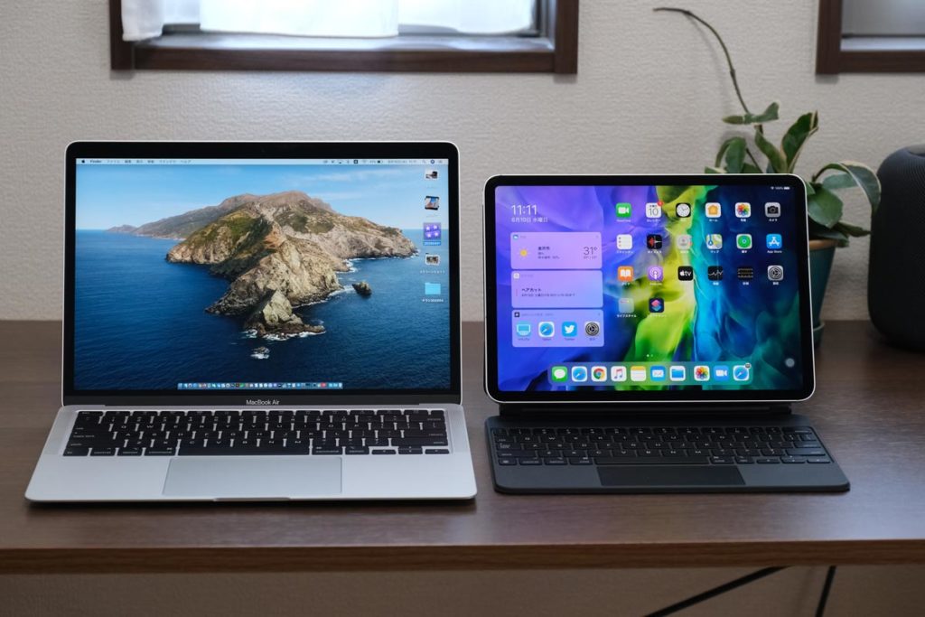 MacBookとiPadどっちがいい？できること操作の違いを比較！使い分けも