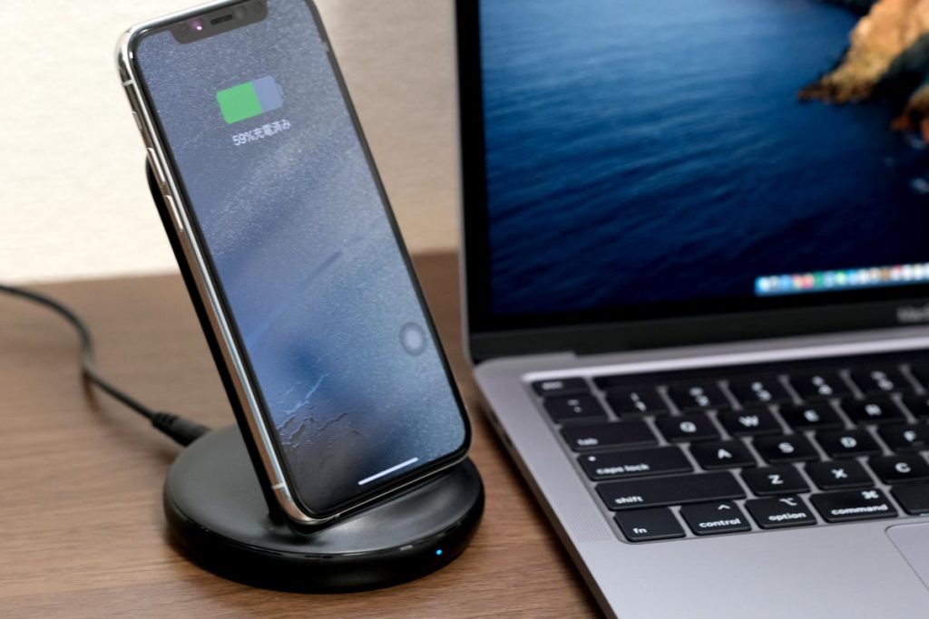 iPhone 11 ProをPowerWave Ⅱ Standで充電