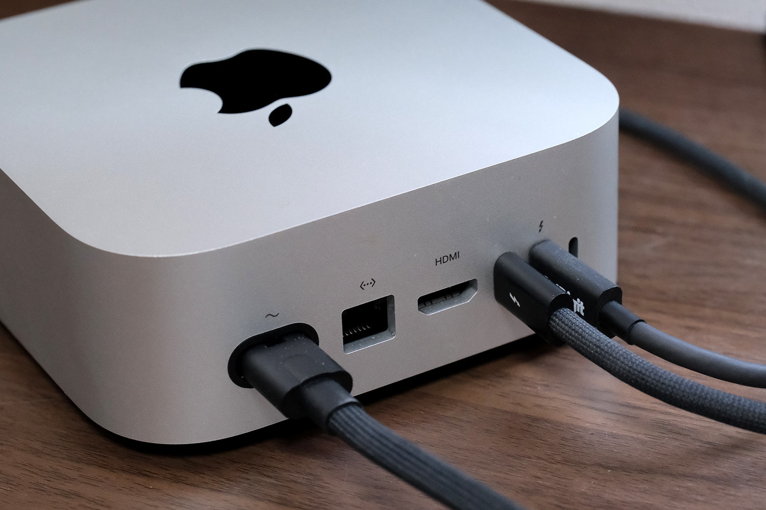 Mac mini（m4）背面ポート